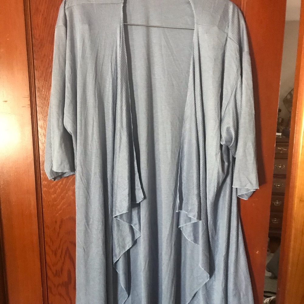 Lularoe Shirley Kimono Medium